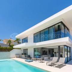 Contemporary 4 Bedroom Villa with Frontline Ria Formosa Views near Faro