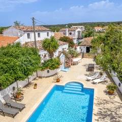 Traditional Quinta with 3 Separate Cottages and Elevated Country Views in Alte, Loulé