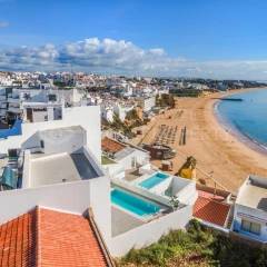 Fully Renovated Contemporary 3 Bedroom Villa with Pool and Beach & Ocean Views in Old Town Albufeira