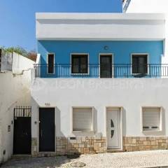 3 Bedroom Penthouse Apartment with Large Roof Terrace in the Centre of  'Old Town' Albufeira
